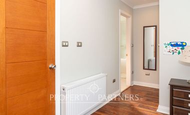 Exclusiva propiedad en excelente condominio