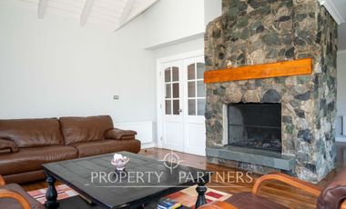 Exclusiva propiedad en excelente condominio