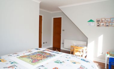 Exclusiva propiedad en excelente condominio