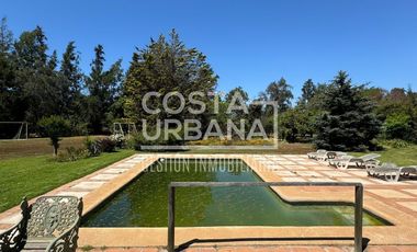 Hermosa casa con gran terreno en Limache