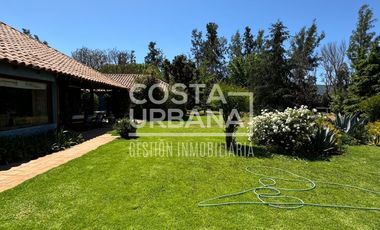 Hermosa casa con gran terreno en Limache