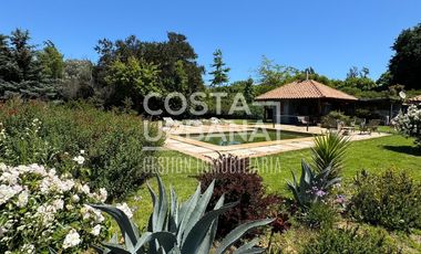 Hermosa casa con gran terreno en Limache