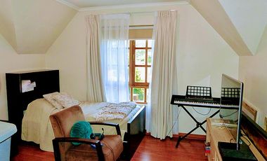 EXCELENTE CASA INGLESA EN CONDOMINIO SANTUARIO DEL VALLE