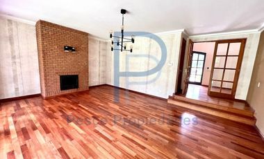 EXCELENTE CASA INGLESA EN CONDOMINIO SANTUARIO DEL VALLE