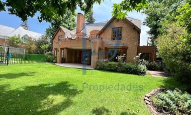 EXCELENTE CASA INGLESA EN CONDOMINIO SANTUARIO DEL VALLE