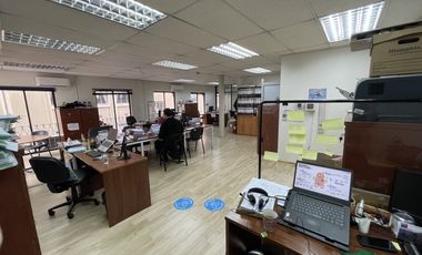 SE VENDE EDIFICIO EN CALLE URRIOLA (CÓD. 432)