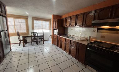 Casa en Venta – Valenciana, a pie de carretera.