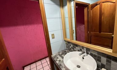 Casa en Venta – Valenciana, a pie de carretera.