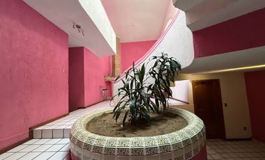 Casa en Venta – Valenciana, a pie de carretera.