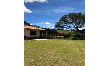 VENTA FINCA MARINILLA VIA EL PEÑOL, ANTIOQUIA, COLOMBIA