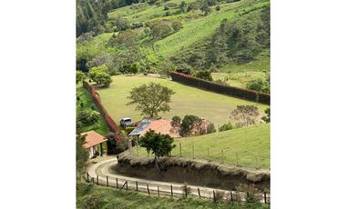 VENTA FINCA MARINILLA VIA EL PEÑOL, ANTIOQUIA, COLOMBIA