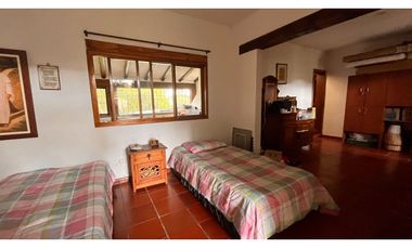 Rento linda casa  campestre en Tabio con Capilla y amplia zona verde.