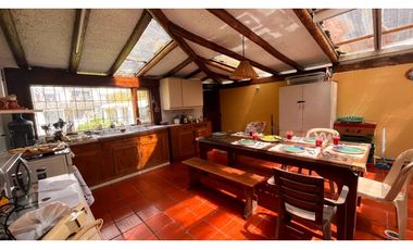 Rento linda casa  campestre en Tabio con Capilla y amplia zona verde.