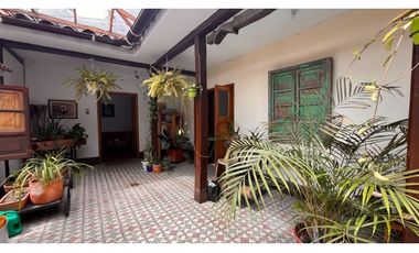 Rento linda casa  campestre en Tabio con Capilla y amplia zona verde.