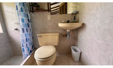 Rento linda casa  campestre en Tabio con Capilla y amplia zona verde.