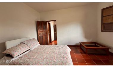 Rento linda casa  campestre en Tabio con Capilla y amplia zona verde.