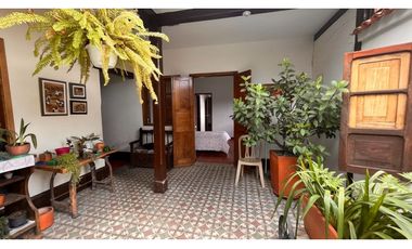 Rento linda casa  campestre en Tabio con Capilla y amplia zona verde.