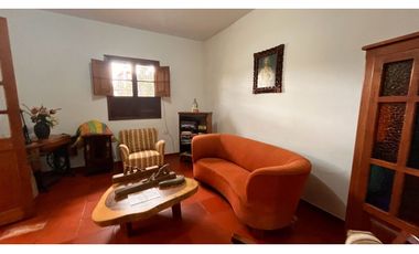 Rento linda casa  campestre en Tabio con Capilla y amplia zona verde.