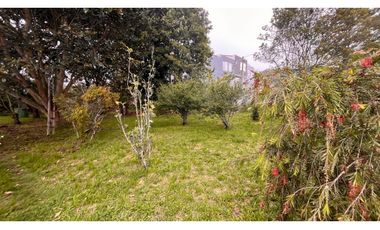 Rento linda casa  campestre en Tabio con Capilla y amplia zona verde.