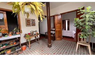 Rento linda casa  campestre en Tabio con Capilla y amplia zona verde.