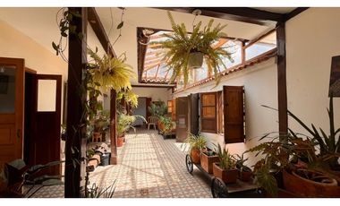 Rento linda casa  campestre en Tabio con Capilla y amplia zona verde.