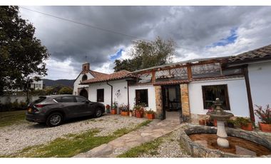 Rento linda casa  campestre en Tabio con Capilla y amplia zona verde.