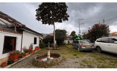 Rento linda casa  campestre en Tabio con Capilla y amplia zona verde.