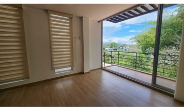 VENDO HERMOSA CASA EN LA VEGA