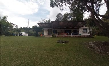 vendo casa finca Guarne unidad cerrada. CH