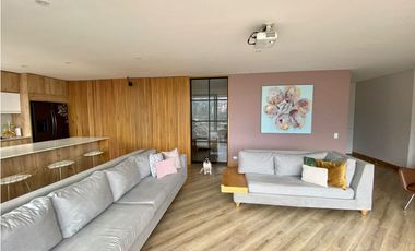 VENDO APARTAMENTO REMODELADO EN EL POBLADO