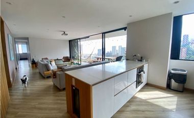 VENDO APARTAMENTO REMODELADO EN EL POBLADO