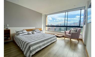 VENDO APARTAMENTO REMODELADO EN EL POBLADO