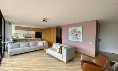 VENDO APARTAMENTO REMODELADO EN EL POBLADO