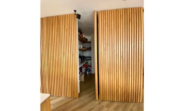 VENDO APARTAMENTO REMODELADO EN EL POBLADO
