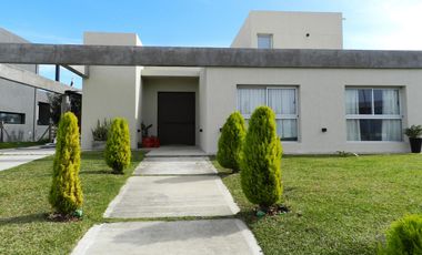 ALQUILER TEMPORAL, CASA, PUERTOS, BARRIO ACACIAS, LOTE AL 200, 5 AMBIENTES