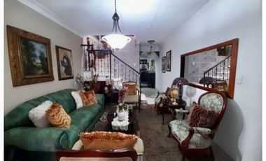 Casa de dos pisos en venta Barrio Las Mercedes Palmira Valle Colombia