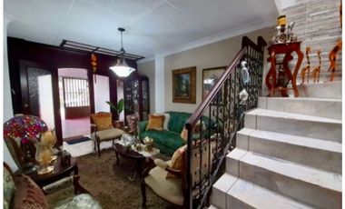 Casa de dos pisos en venta Barrio Las Mercedes Palmira Valle Colombia