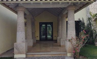 RESIDENCIA EN LOMAS DE COMANJILLA