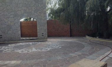 RESIDENCIA EN LOMAS DE COMANJILLA