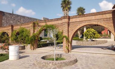 RESIDENCIA EN LOMAS DE COMANJILLA