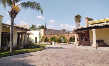 RESIDENCIA EN LOMAS DE COMANJILLA