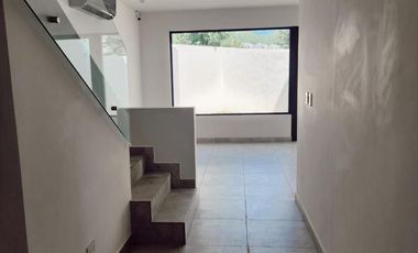 Casa en renta Alina Residencial Santiago