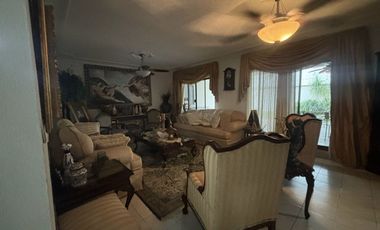 Casa Venta en Lomas del Valle una sola planta