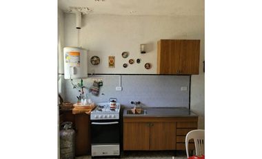 Venta casa de tres ambientes a reciclar!!!