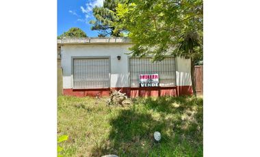 Venta casa de tres ambientes a reciclar!!!