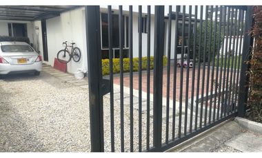 CAJICA, INDEPENDIENTE, LOTE 350 M2 - PORTÓN ELÉCTRICO