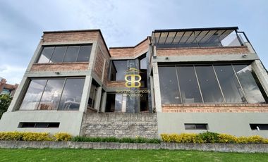SE VENDE ESPECTACULAR CASA EN APOSENTOS DE SOPÓ