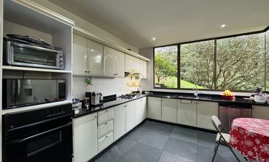 SE VENDE ESPECTACULAR CASA EN APOSENTOS DE SOPÓ