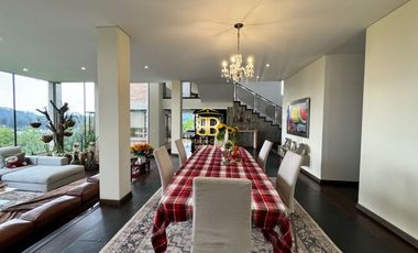 SE VENDE ESPECTACULAR CASA EN APOSENTOS DE SOPÓ