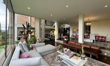 SE VENDE ESPECTACULAR CASA EN APOSENTOS DE SOPÓ